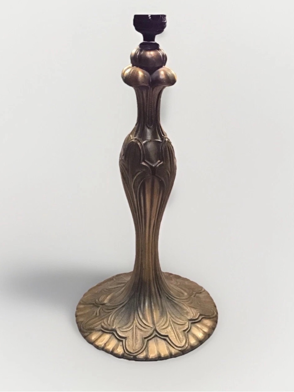 Vintage Fleur de Lis Table Lamp